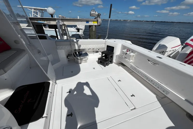 Slide: The Image of Intrepid 438 EVOLUTION 2021 - 35