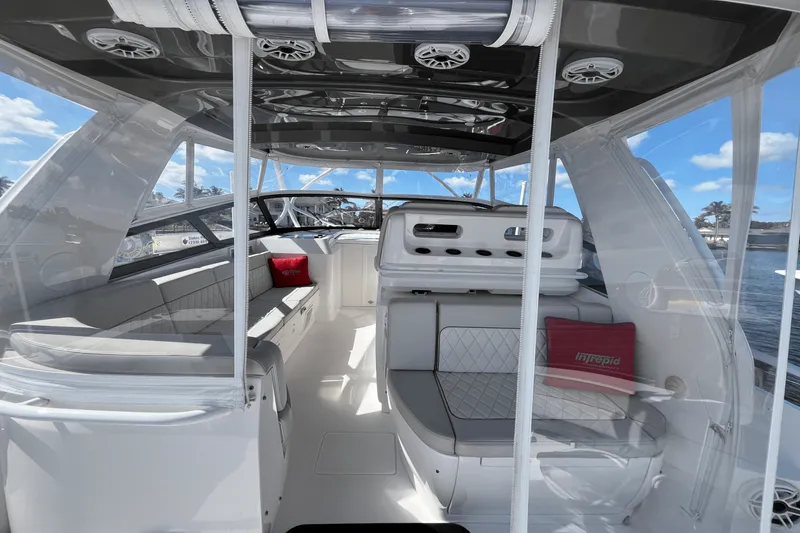 Slide: The Image of Intrepid 438 EVOLUTION 2021 - 38