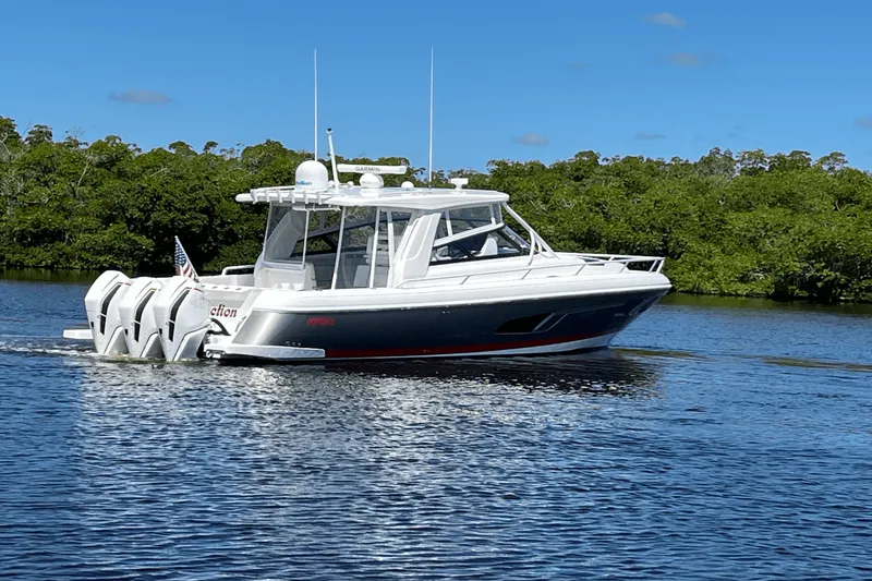 Slide: The Image of Intrepid 438 EVOLUTION 2021 - 4