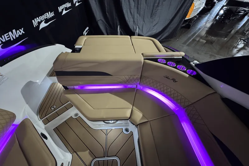 Slide: The Image of Sea Ray SLX 260 Surf 2025 - 14