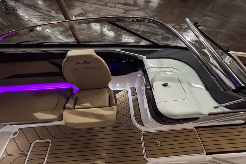 Slide: The Image of Sea Ray SLX 260 Surf 2025 - 22