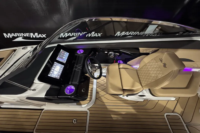 Slide: The Image of Sea Ray SLX 260 Surf 2025 - 25