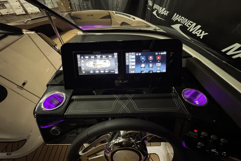 Slide: The Image of Sea Ray SLX 260 Surf 2025 - 29