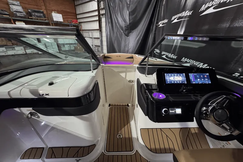 Slide: The Image of Sea Ray SLX 260 Surf 2025 - 35