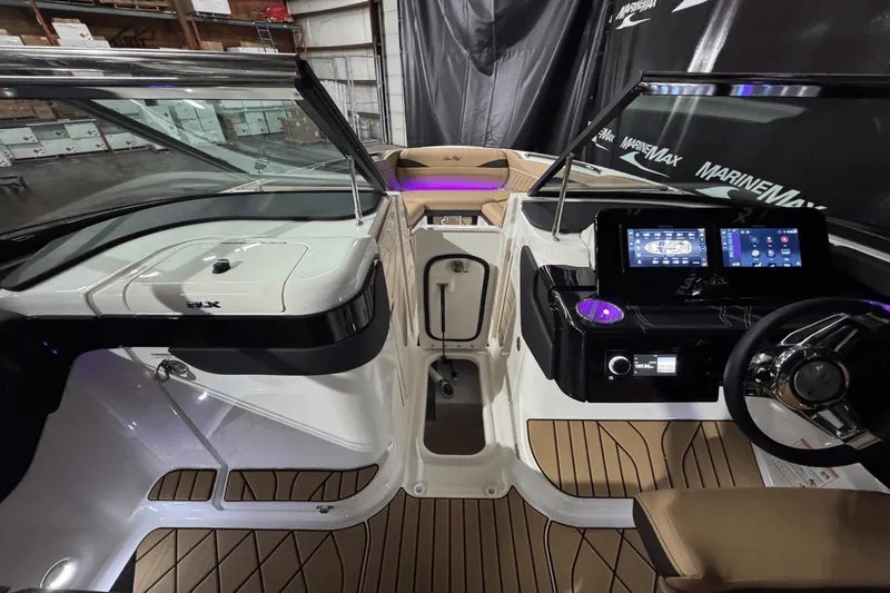 Slide: The Image of Sea Ray SLX 260 Surf 2025 - 36