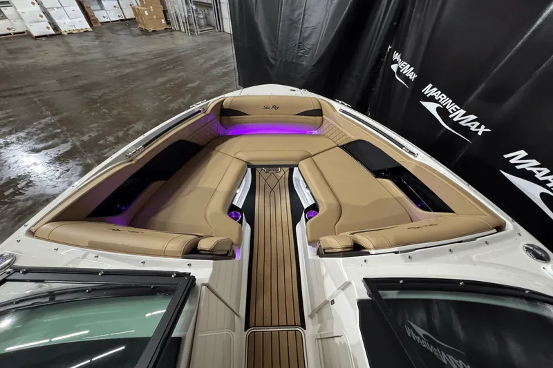 Slide: The Image of Sea Ray SLX 260 Surf 2025 - 40