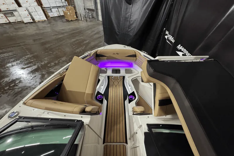 Slide: The Image of Sea Ray SLX 260 Surf 2025 - 41