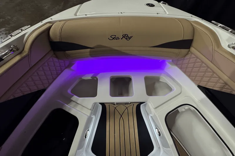 Slide: The Image of Sea Ray SLX 260 Surf 2025 - 42