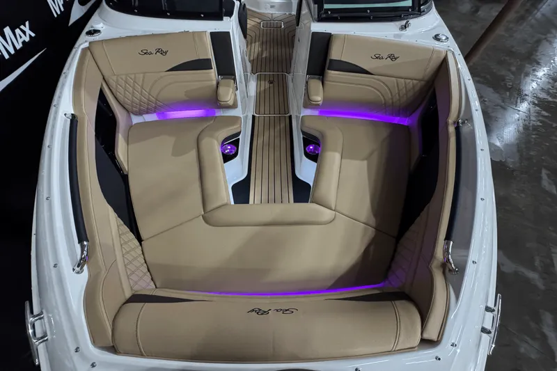 Slide: The Image of Sea Ray SLX 260 Surf 2025 - 45