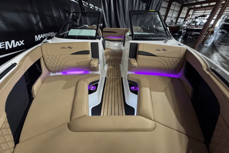 Slide: The Image of Sea Ray SLX 260 Surf 2025 - 46