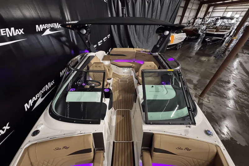 Slide: The Image of Sea Ray SLX 260 Surf 2025 - 47