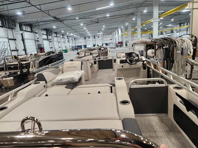 Slide: The Image of Avalon 2185 25 Venture 85 VRB 2026 - 16