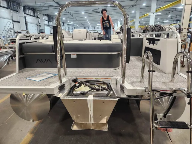 Slide: The Image of Avalon 2185 25 Venture 85 VRB 2026 - 2