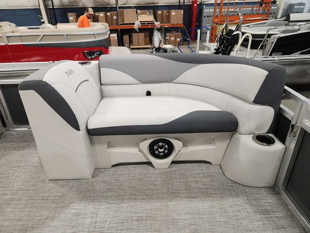 Slide: The Image of Avalon 2185 25 Venture 85 VRB 2026 - 22