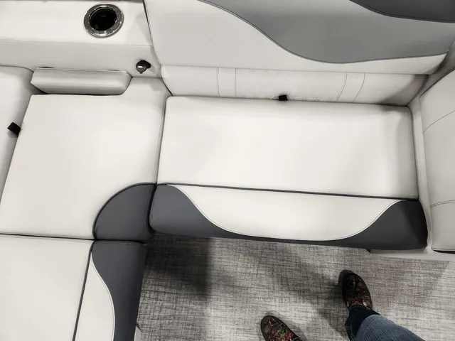 Slide: The Image of Avalon 2185 25 Venture 85 VRB 2026 - 23