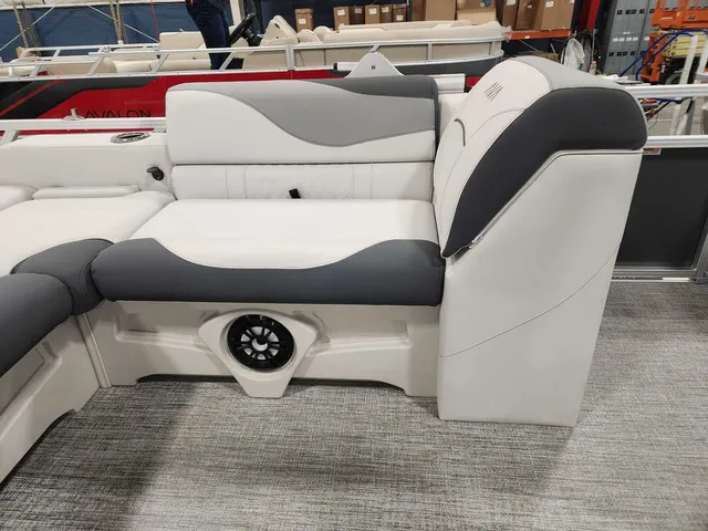 Slide: The Image of Avalon 2185 25 Venture 85 VRB 2026 - 24