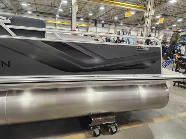Slide: The Image of Avalon 2185 25 Venture 85 VRB 2026 - 27