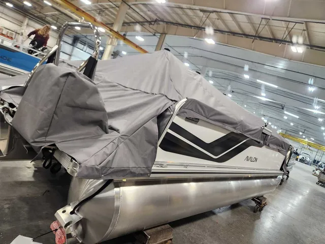 Slide: The Image of Avalon 2185 25 Venture 85 VRB 2026 - 1