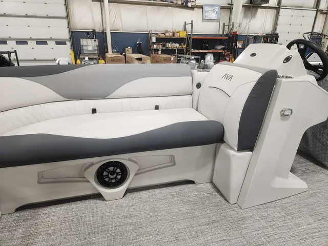 Slide: The Image of Avalon 2185 25 Venture 85 VRB 2026 - 18