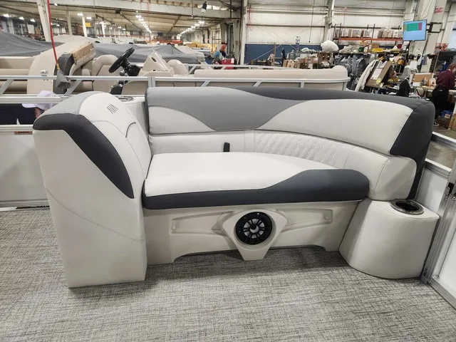 Slide: The Image of Avalon 2185 25 Venture 85 VRB 2026 - 20