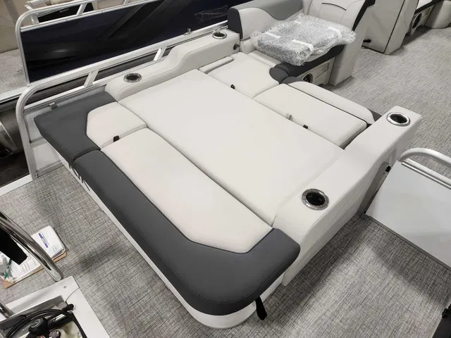Slide: The Image of Avalon 2185 25 Venture 85 VRB 2026 - 23
