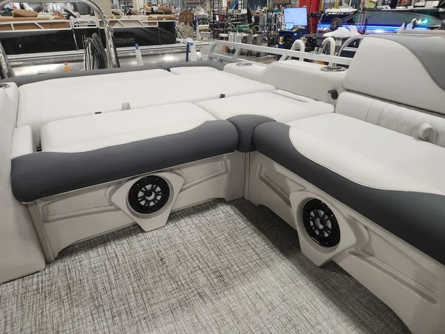 Slide: The Image of Avalon 2185 25 Venture 85 VRB 2026 - 26