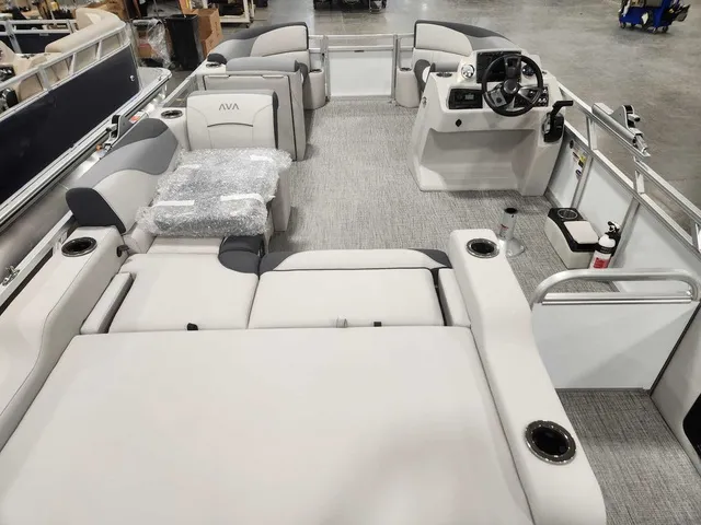 Slide: The Image of Avalon 2185 25 Venture 85 VRB 2026 - 27