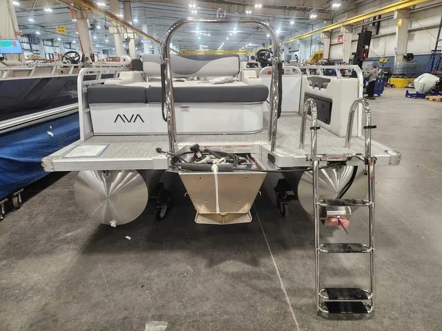 Slide: The Image of Avalon 2185 25 Venture 85 VRB 2026 - 3