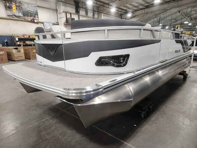 Slide: The Image of Avalon 2185 25 Venture 85 VRB 2026 - 5