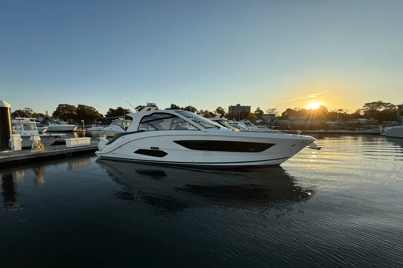 Slide: The Image of Sea Ray 370 SUNDANCER OUTBOARD 2023 - 0
