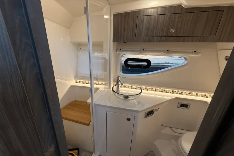 Slide: The Image of Sea Ray 370 SUNDANCER OUTBOARD 2023 - 23