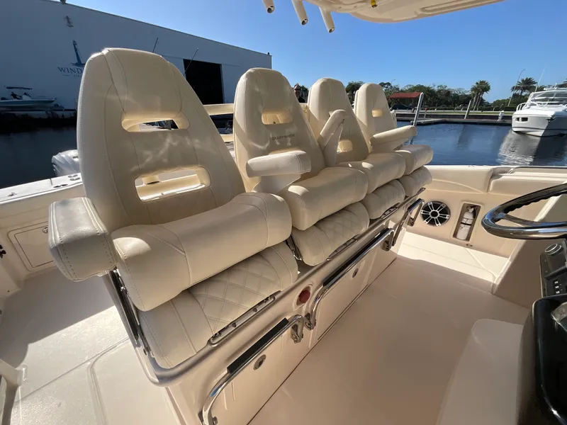 Slide: The Image of Grady-White 386 CANYON 2024 - 19