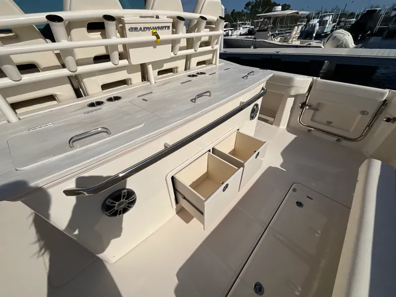 Slide: The Image of Grady-White 386 CANYON 2024 - 46