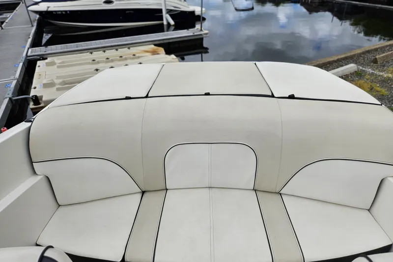 Slide: The Image of Sea Ray 190 SPORT 2013 - 10