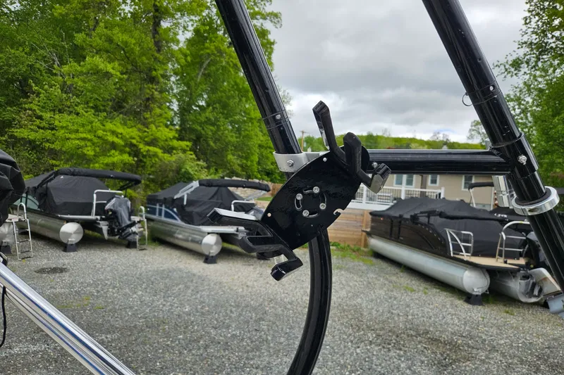 Slide: The Image of Sea Ray 190 SPORT 2013 - 24