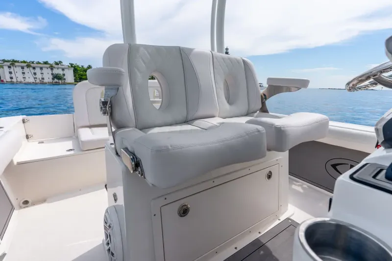 Slide: The Image of Sea Born LX24 Center Console 2027 - 41
