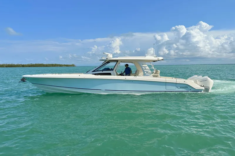 Slide: The Image of Boston Whaler 350 REALM 2023 - 1