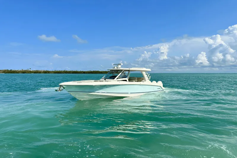 Slide: The Image of Boston Whaler 350 REALM 2023 - 2