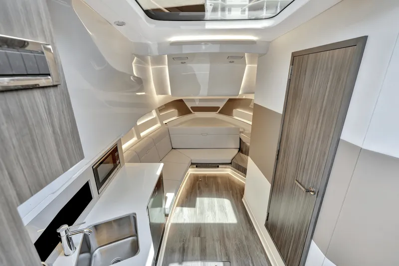 Slide: The Image of Sea Ray 370 SUNDANCER OUTBOARD 2024 - 16