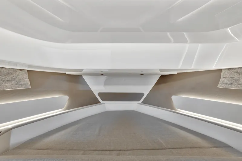 Slide: The Image of Sea Ray 370 SUNDANCER OUTBOARD 2024 - 18