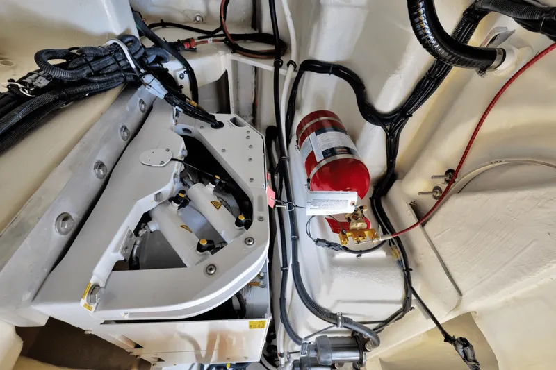 Slide: The Image of Sea Ray 370 SUNDANCER OUTBOARD 2024 - 31