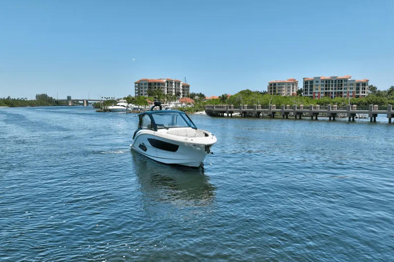 Slide: The Image of Sea Ray 370 SUNDANCER OUTBOARD 2024 - 33