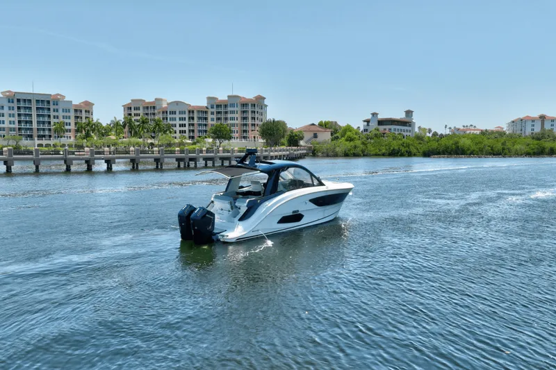 Slide: The Image of Sea Ray 370 SUNDANCER OUTBOARD 2024 - 34