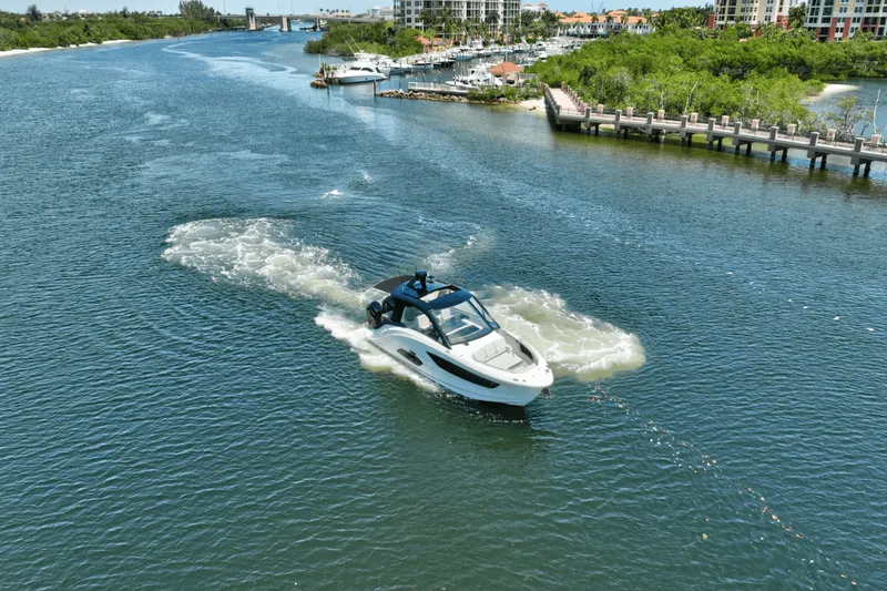 Slide: The Image of Sea Ray 370 SUNDANCER OUTBOARD 2024 - 40