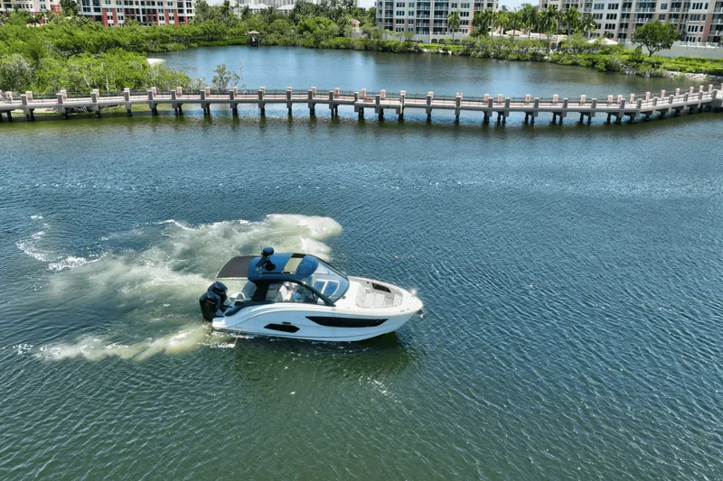 Slide: The Image of Sea Ray 370 SUNDANCER OUTBOARD 2024 - 41