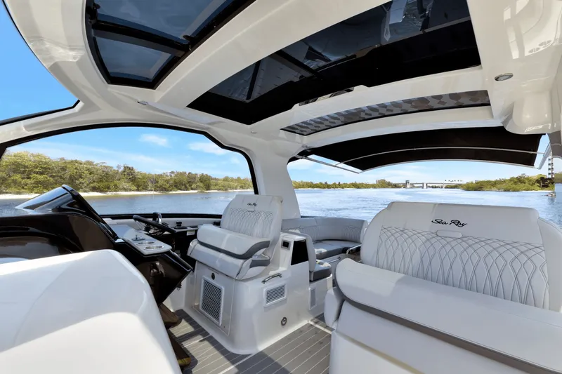 Slide: The Image of Sea Ray 370 SUNDANCER OUTBOARD 2024 - 8