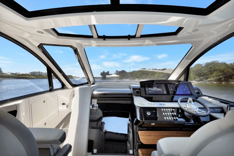 Slide: The Image of Sea Ray 370 SUNDANCER OUTBOARD 2024 - 9