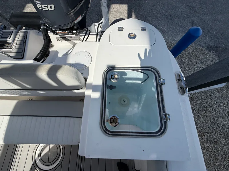 Slide: The Image of Sea Fox 248 COMMANDER 2021 - 11