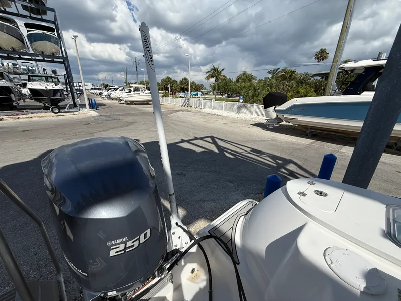 Slide: The Image of Sea Fox 248 COMMANDER 2021 - 13