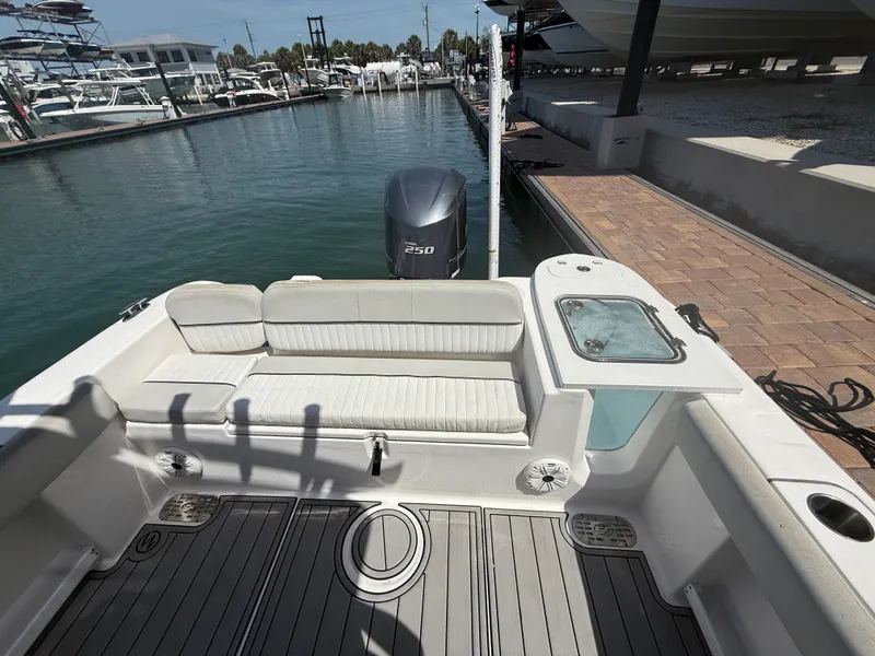 Slide: The Image of Sea Fox 248 COMMANDER 2021 - 15